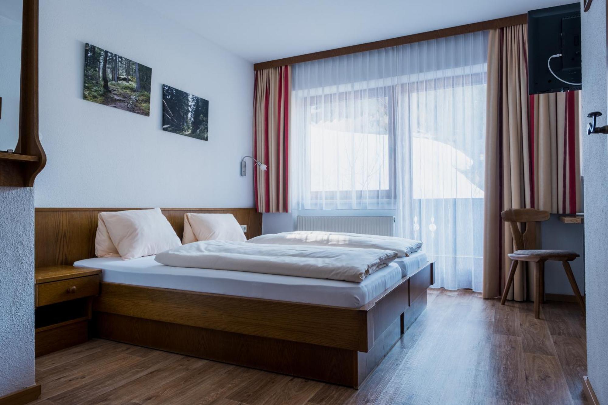 "Quality Hosts Arlberg" Hotel-Gasthof Freisleben Санкт-Антон-ам-Арльберг Экстерьер фото